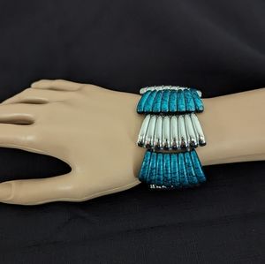 Contemporary look Teal/Silver tone stretch bracelet